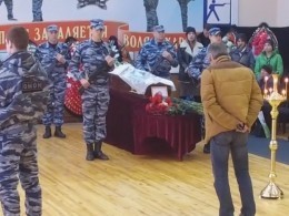 В Казани прошли похороны погибшего в перестрелке с дебоширом ОМОНовца
