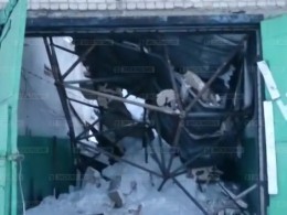Видео с места обрушения крыши автобусного парка под Костромой