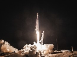 С мыса Канаверал во Флориде стартовала ракета-носитель Falcon 9