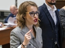 Собчак опровергла информацию о том, что Путин — ее крестный