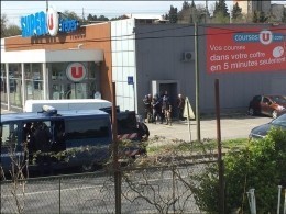 Захват заложников в городе Треб на юге Франции местные власти назвали терактом
