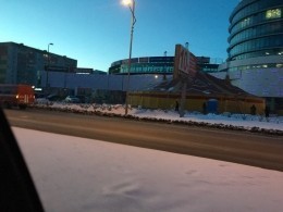 Целый сектор с людьми рухнул в цирке-шапито в Тобольске