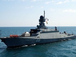 Корабли Каспийской флотилии отразили авианалёт условного противника