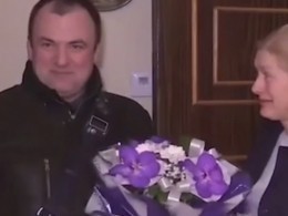 «Выставили меня полным идиотом» — чиновник, поздравивший с именинами пострадавшую при теракте петербурженку, расстроился