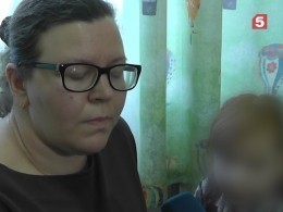 В Ульяновске ребенок попал в больницу после падения на него льда с крыши