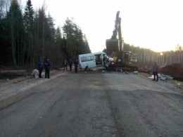 Пятый канал публикует страшные фото с места ДТП под Псковом, в котором пострадали шесть человек