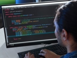 Лондон готов атаковать компьютерные сети России в случае кибератак на Британию