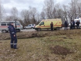 Опубликованы первые фотографии с места аварии с автобусом в Тверской области, где погибла женщина