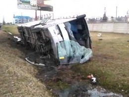 Опубликовано первое видео с места смертельной аварии с автобусом в Тверской области