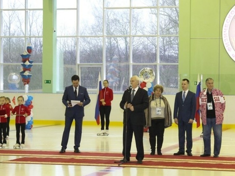 Полтавченко открыл новую ледовую арену в Сестрорецке Полтавченко открыл новую ледовую арену в Сестрорецке