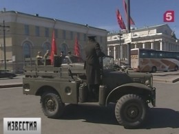 Победный пробег ретро-автомобилей провели в Петербурге