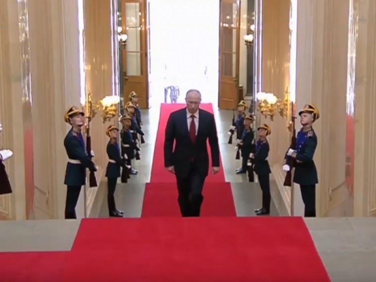 К инаугурации Путина выпустили памятную почтовую марку К инаугурации Путина выпустили памятную почтовую марку