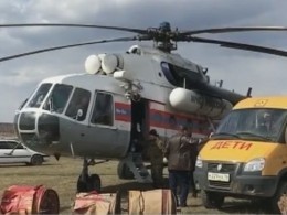 Тонны гуманитарной помощи доставляют в Якутию, где посёлки погружаются в воду
