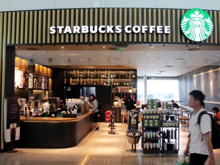 Starbucks начнет принимать в кофейнях криптовалюты