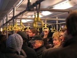 Пьяный тюменец вытолкал из автобуса не оплатившего проезд мужчину — эпичное видео