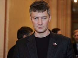 Мэр Екатеринбурга Ройзман уходит в отставку