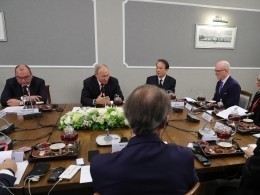 Владимир Путин призвал Запад не переходить «красную линию» в отношениях с Россией