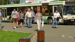 Уральские водитель и кондуктор среди бела дня похитили пассажира — видео