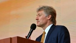 Песков отказался комментировать рост цен на бензин