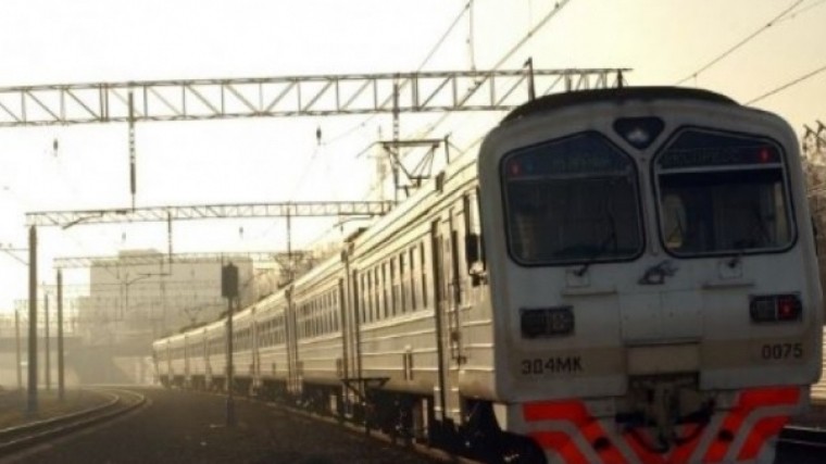 Поезда задерживаются в Подмосковье из-за повреждения контактной сети