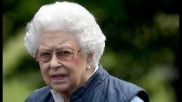 Британская королева обиделась на неугодную жену принца Гарри