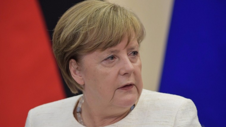 Меркель выступила против идеи Трампа о возврате России в G8