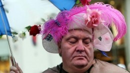 «Петушок Петя» — в соцсетях от души затроллили «предводителя ЛГБТ» Порошенко