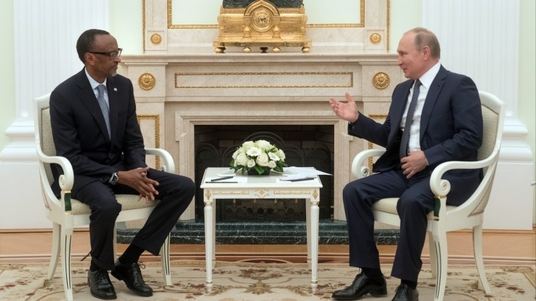 Путин встречается с прибывающими на ЧМ иностранными лидерами