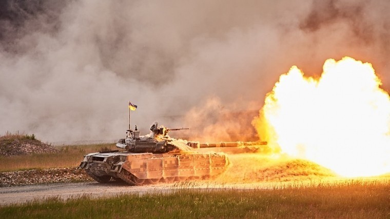 ЛНР: Киев готовит танковый удар по Донбассу