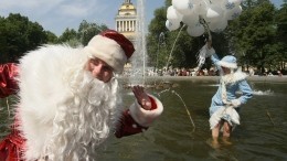 Петербуржцев призвали не подавать гостям пример купания и стирки в фонтанах