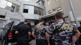 В Харькове националисты устроили погром в здании городского совета