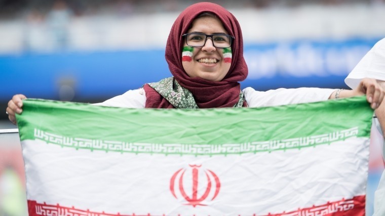 Иранские женщины впервые за 40 лет легально посмотрели футбольный матч