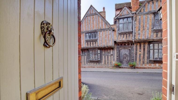 В Великобритании сдается коттедж с видом на дом, где родился Гарри Поттер