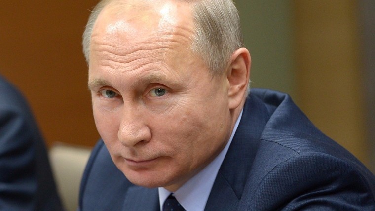 Владимир Путин освободил от должности двух своих полпредов в федеральных округах