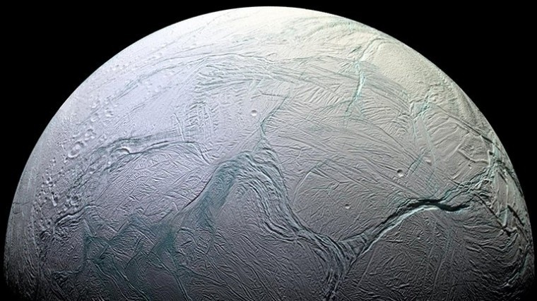Ученые нашли свидетельства жизни на спутнике Сатурна
