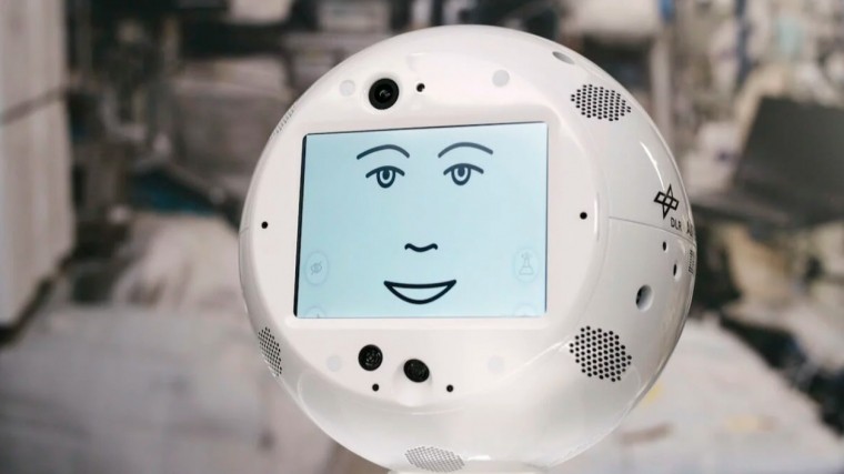 SpaceX доставит на МКС улыбчивого робота-помощника