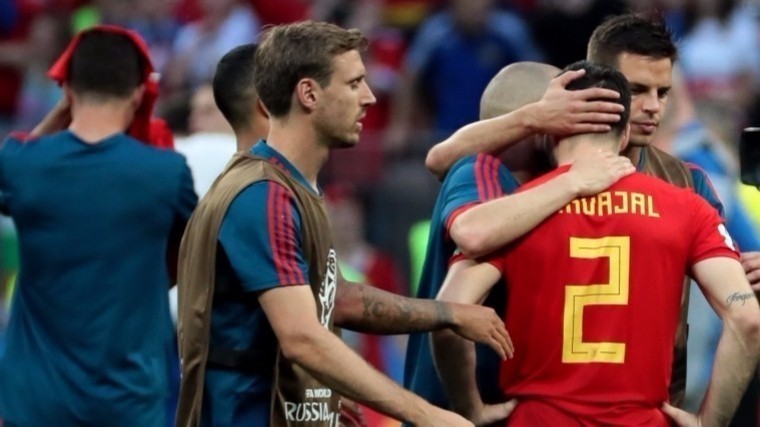 Король Испании лично пришел в раздевалку сборной утешить футболистов