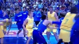 Видео: Баскетбольный матч Австралии и Филиппин закончился массовой дракой