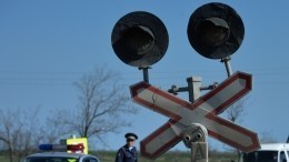 В Ростовской области пассажирский поезд столкнулся с грузовиком — двое погибших