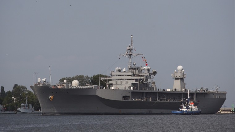 Корабль ВМС США вошел в Черное море для проведения учений с Украиной