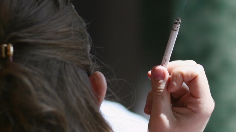 Ученые нашли связь между храпом детей и курением родителей