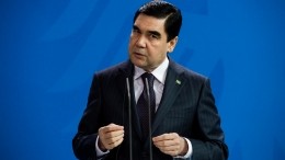 Видео: президент Туркменистана стал рэпером, записав первый трэк с внуком