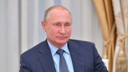 Владимир Путин поздравил работников отрасли с Днем металлурга