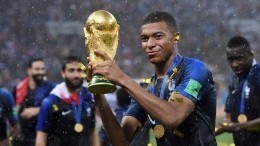 Триста тысяч болельщиков и истребители в небе: Франция встречает чемпионов мира