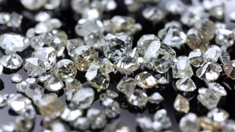 Богатство буквально под ногами: квадриллион тонн алмазов найден в центре Земли
