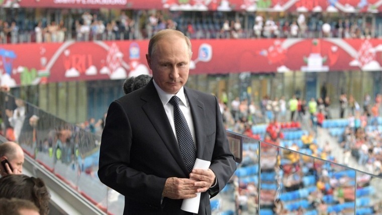 «Если мусульмане просят…» — Путин пообещал подумать о продаже пива на стадионах