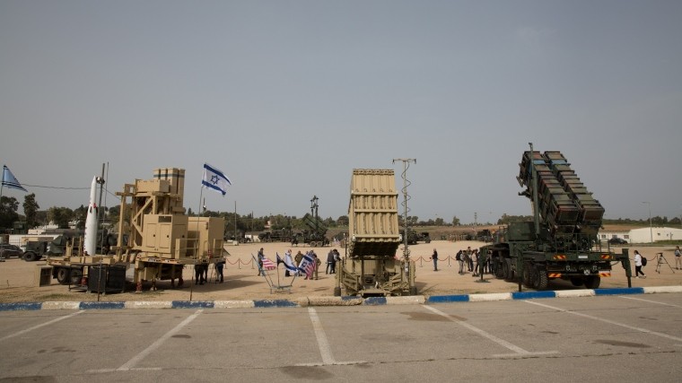 ВВС Израиля перехватили две из трех ракет из Газы 
