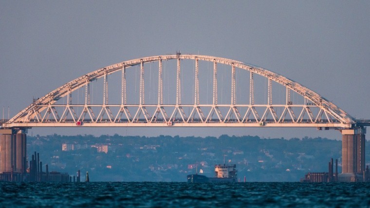 Киев обсуждает с Европой и США санкции против российских портов 