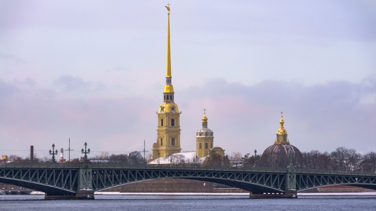 Китайские лже-гиды нагло обманывают туристов в Петербурге