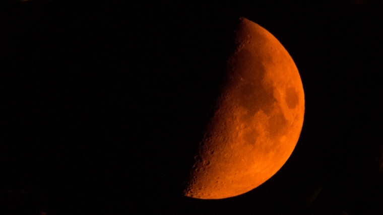 Красная Луна и Марс украсят звездное небо в ночь на 28 июля